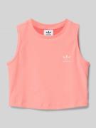 adidas Originals Regular Fit Crop Top mit Baumwoll Anteil in Lachs, Gr...