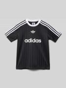 adidas Originals T-Shirt mit Label-Print in Black, Größe 152