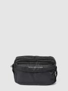 Tommy Hilfiger Umhängetasche mit Label-Details in Black, Größe 1