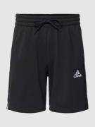 ADIDAS SPORTSWEAR Shorts mit Label-Stitching in Black, Größe S