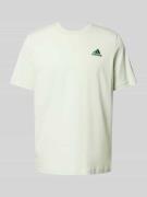 ADIDAS SPORTSWEAR T-Shirt mit Label-Stitching in Lind, Größe M