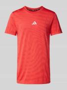 Adidas Training T-Shirt mit Strukturmuster in Rot, Größe S