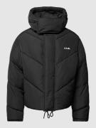 Low Lights Studios Steppjacke mit Label-Stitching in Black, Größe S