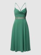 V.M. Cocktailkleid mit Wasserfall-Ausschnitt in Hellgruen, Größe 44