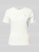 Tommy Hilfiger Slim Fit T-Shirt mit Label-Detail in Ecru, Größe L