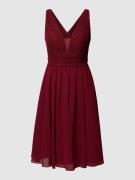 Luxuar Cocktailkleid in Minilänge mit floraler Spitze in Rot, Größe 46