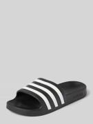 ADIDAS SPORTSWEAR Slides mit Label-Detail Modell 'ADILETTE AQUA' in Bl...