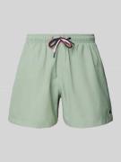 MCNEAL Relaxed Fit Badeshorts mit Logo-Stitching in Metallic Gruen, Gr...