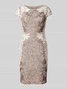 Christian Berg Cocktail Knielanges Cocktailkleid mit Spitzenbesatz in ...