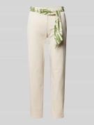 Christian Berg Woman Slim Fit Chino mit Bindegürtel in Ecru, Größe 38