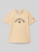 CHAMPION T-Shirt mit Label-Print in Sand, Größe 128