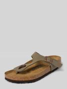 Birkenstock Zehentrenner mit Dornschließe Modell 'Gizeh' in Schlamm, G...
