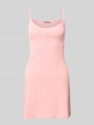 Review Minikleid mit kurzer Knopfleiste und Spaghettiträgern in Rosa, ...