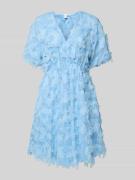 YAS Knielanges Cocktailkleid mit V-Ausschnitt Modell 'PAZYLLA' in Hell...