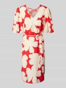 B.Young Knielanges Kleid mit Bindegürtel Modell 'IBINE' in Rot, Größe ...