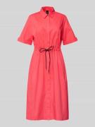 Marc Cain Knielanges Kleid mit Bindegürtel in Koralle, Größe 44