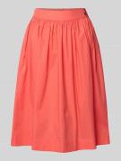 Marc Cain Knielanger Rock mit Label-Detail in Koralle, Größe 36