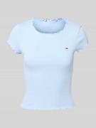Tommy Jeans Slim Fit T-Shirt aus Baumwoll-Elasthan-Mix in Hellblau, Gr...