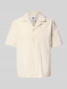 adidas Originals Relaxed Fit Freizeithemd mit 1/2-Arm in Offwhite, Grö...