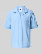 adidas Originals Regular Fit Freizeithemd mit Reverskragen in Hellblau...