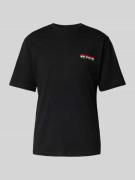 REVIEW T-Shirt mit Label-Print in Black, Größe L