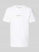 Calvin Klein Jeans T-Shirt mit Rundhalsausschnitt und Label-Stitching ...