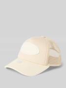 Von Dutch Trucker Cap mit Label-Patch Modell 'TAMPA' in Beige, Größe 1
