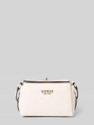 Guess Handtasche mit Label-Applikation Modell 'PHOEBE' in Offwhite, Gr...