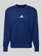 adidas Sportswear Sweatshirt mit Label-Stitching in Marine, Größe L