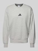 adidas Sportswear Sweatshirt mit Label-Stitching in Hellgrau, Größe L