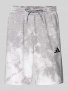 adidas Sportswear Shorts mit Label-Stitching und elastischem Bund in M...