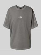 adidas Sportswear Relaxed Fit T-Shirt mit Logo-Stitching in Black, Grö...