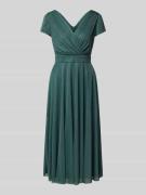 Vera Mont Knielanges Cocktailkleid mit V-Ausschnitt in Gruen, Größe 40