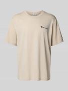 CHAMPION T-Shirt mit Rundhalsausschnitt und Logo in Beige, Größe L
