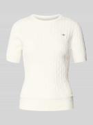 Gant Strickshirt mit Rundhalsausschnitt und Logo-Stitching in Offwhite...