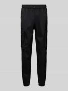 adidas Sportswear Tapered Fit Cargohose mit Tunnelzug in Black, Größe ...