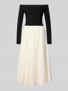 Forever New Cocktailkleid mit Carmen-Ausschnitt Modell 'Savannah' in B...