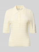Gestuz Poloshirt aus Viskose-Mix mit kurzer Knopfleiste in Beige, Größ...