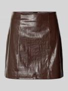 HUGO Regular Fit Mini-Rock in Lederoptik in Schoko, Größe 44