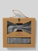 Prince Bowtie Fliege und Einstecktuch im Set aus reiner Seide in Gruen...