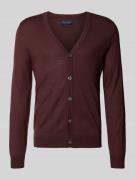 Christian Berg Men Strickjacke mit V-Ausschnitt in Dunkelrot Melange, ...