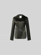 Nanushka Hemdbluse mit Knopfleiste in Khaki, Größe L