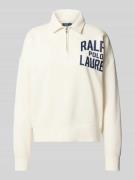 Polo Ralph Lauren Sweatshirt mit Label-Print und Reißverschluss in Off...