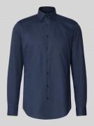 Jake*s Slim Fit Business-Hemd mit Knopfleiste in Marine, Größe 39/40