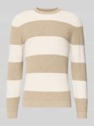 MCNEAL Strickpullover mit Streifenmuster und Rundhalsausschnitt in Mud...