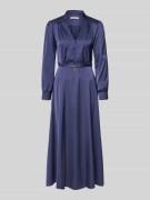 Rinascimento Abendkleid aus Satin mit V-Ausschnitt und Gürtel in Blau,...