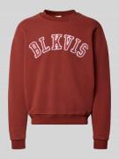 BLKVIS Sweatshirt mit Logo und Rundhalsausschnitt in Bordeaux, Größe L