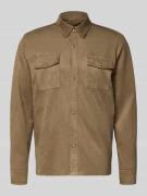 Guess Hemdjacke mit Kentkragen in Mittelbraun, Größe L