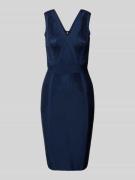 Lipsy Cocktailkleid mit V-Ausschnitt in Marine, Größe 40