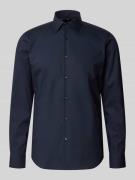 BOSS Slim Fit Businesshemd aus Popeline mit Stretch-Anteil in Marine, ...
